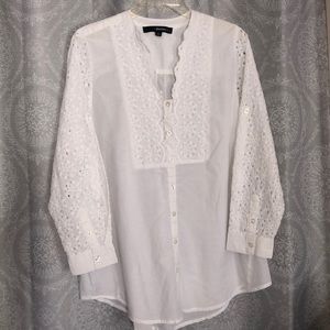 White Denim 24/7 tunic with eyelet embroidered sleeves and bodice. Size 12W